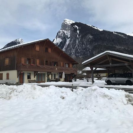 Particulier Loue 2 Appartements Communicants Dans Chalet A Samoens Jusqu A 16 Couchages Zewnętrze zdjęcie